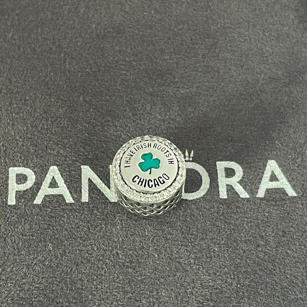 Pandora Chicago I Have Irish Roots Ih four-leaf clover Exclusive Charm Bracelet